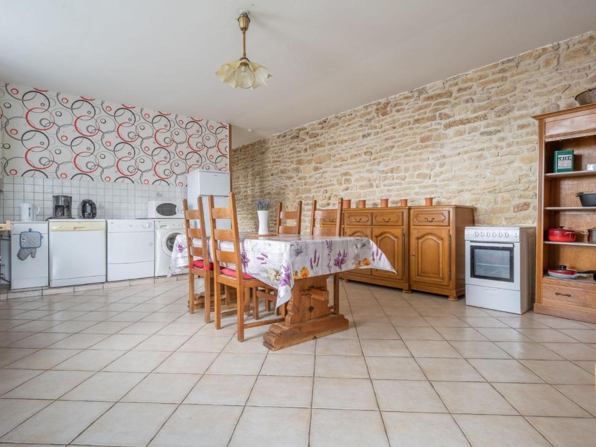 Vintage Holiday Home With Private Garden Nouart ภายนอก รูปภาพ