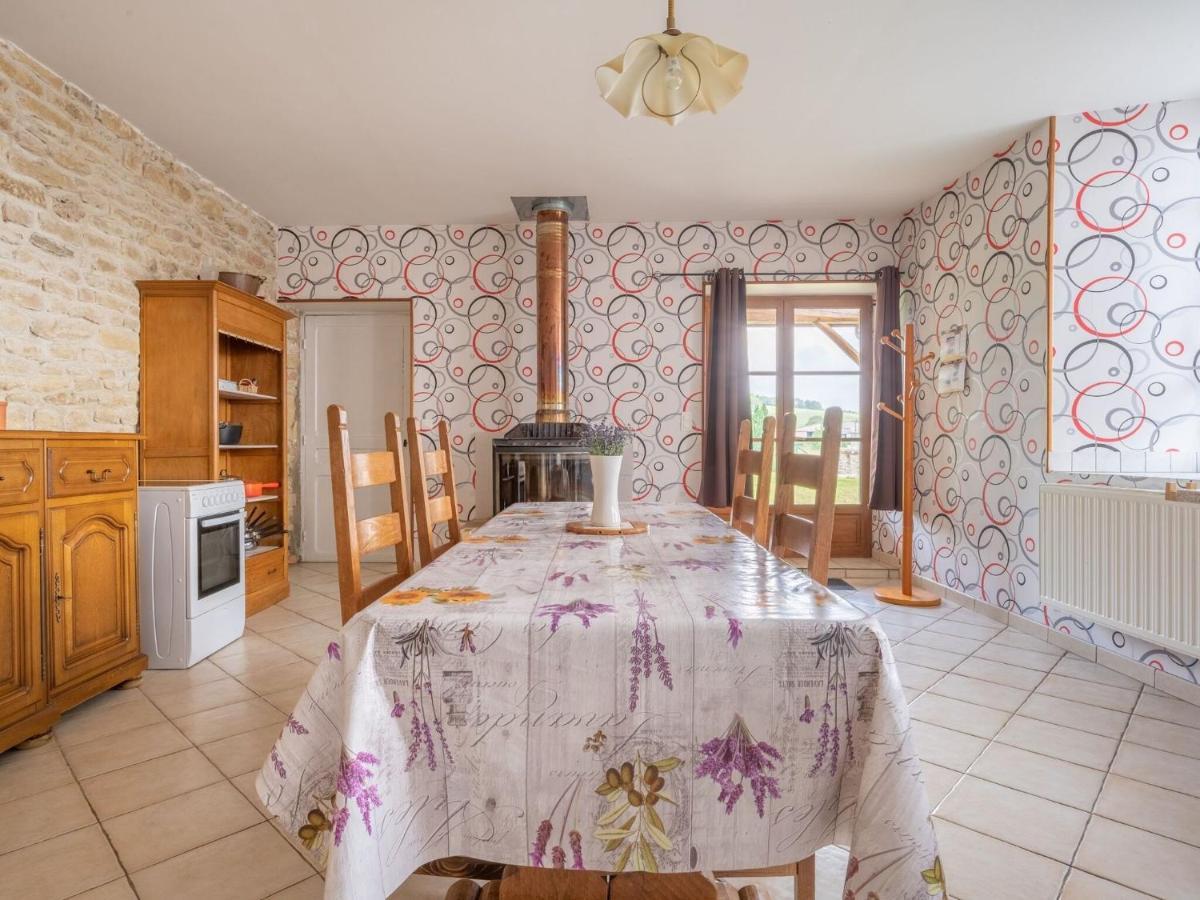 Vintage Holiday Home With Private Garden Nouart ห้อง รูปภาพ